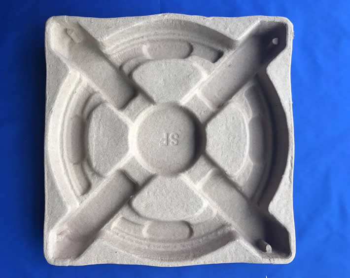 做紙托為什么要先定外箱？